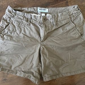 Old Navy Women's Chino Boyfriend Shorts Size 4